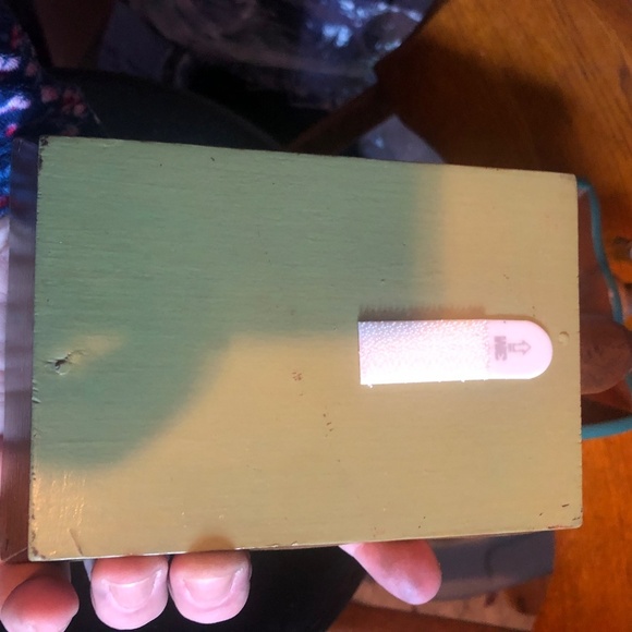 Two vintage folk art, small trays with handles, for display - slightly loved - Picture 7 of 11